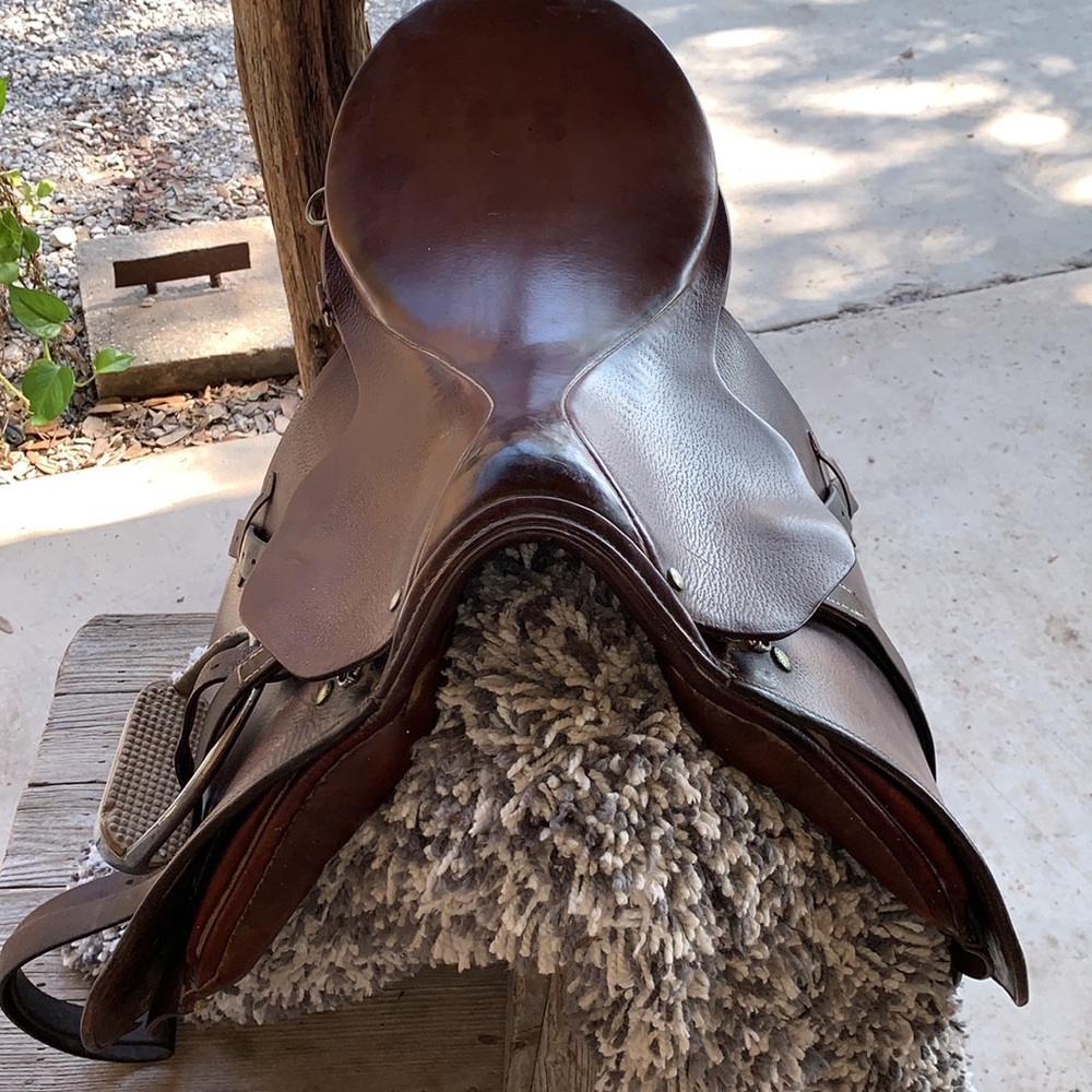 Portos II Stubben Les Mousquetaires English Saddle - Picture 2 of 9